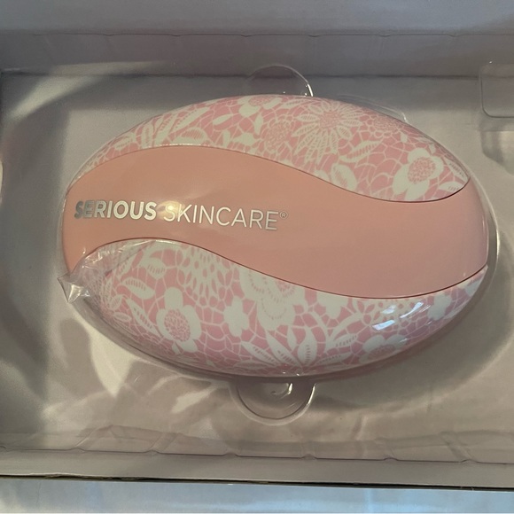 The Egg Microcurrent + Facial Toning System/ New - Picture 2 of 7